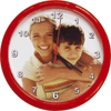 Kruhové nástěnné hodiny barvy červené s vlastním obrázkem